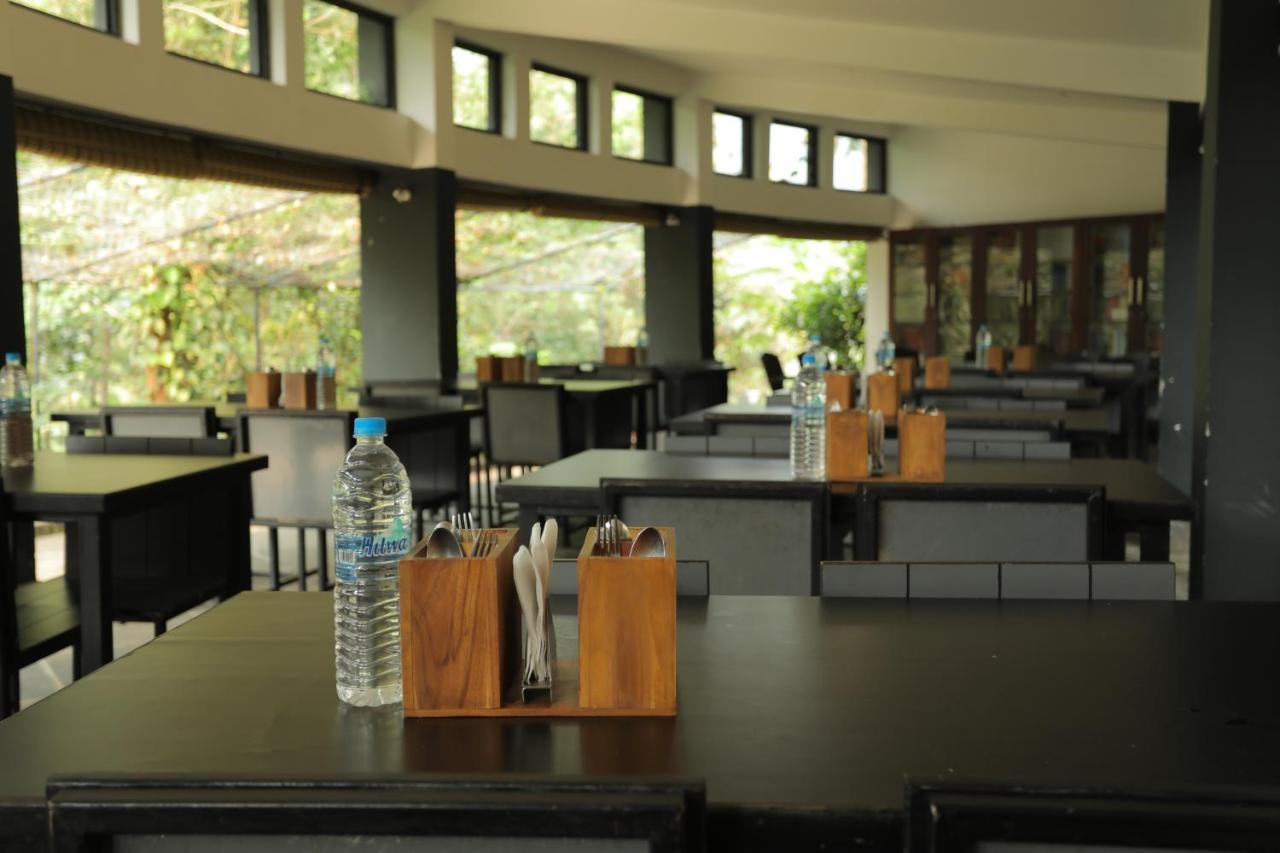 Sattva-The Awakening Garden Hotel Kakkadampoyil ภายนอก รูปภาพ