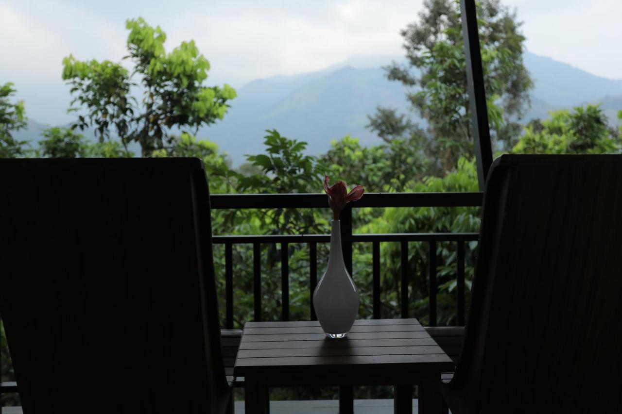 Sattva-The Awakening Garden Hotel Kakkadampoyil ภายนอก รูปภาพ